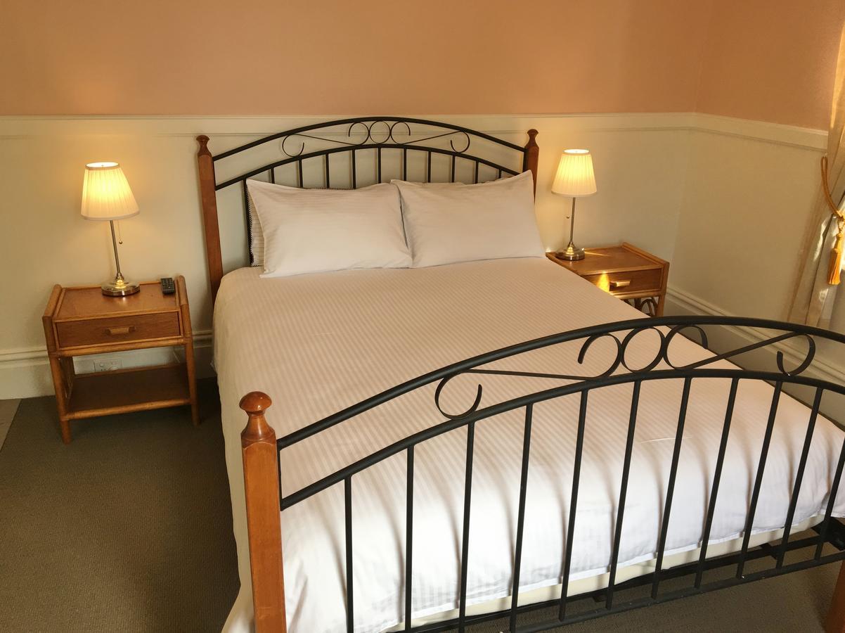 Settlers Arms Hotel Dungog Esterno foto